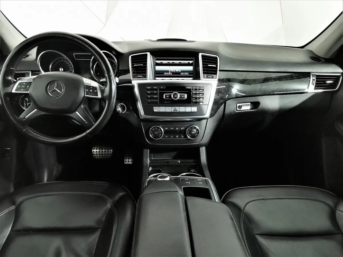 Mercedes-Benz M-Класс ML 350 BlueEfficiency 7G-Tronic Plus 4Matic (306 л.с.) Черный в АВИЛОН. Слайд №13