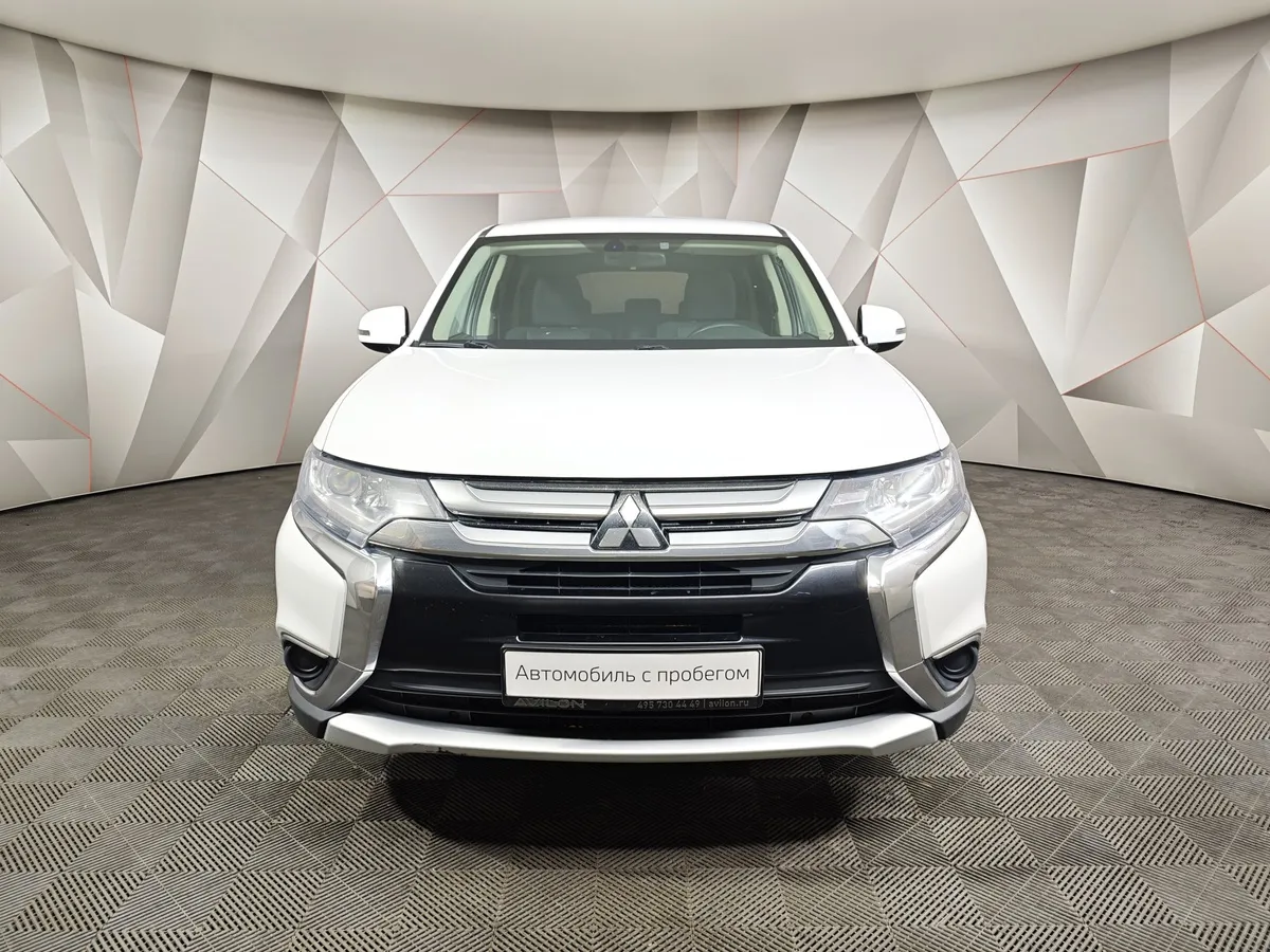 Mitsubishi Outlander 2.0 CVT (146 л.с.) Invite Белый в АВИЛОН. Слайд №7