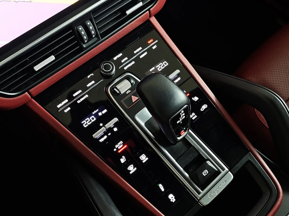 Porsche Cayenne Coupe 3.0 Tiptronic AWD (340 л.с.) Серый в АВИЛОН. Слайд №20
