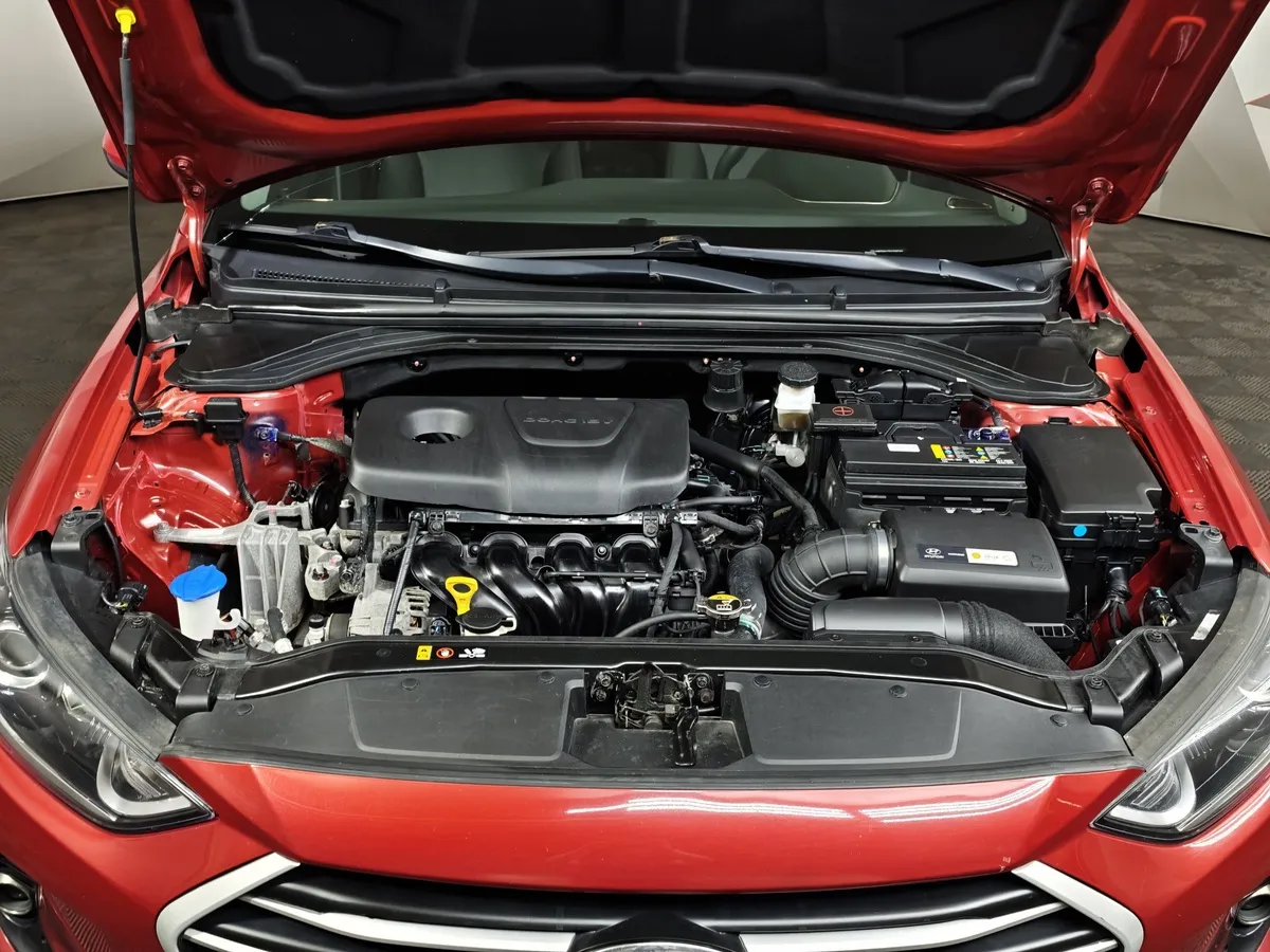 Hyundai Elantra 1.6 AT (128 л.с.) Active Красный в АВИЛОН. Слайд №10
