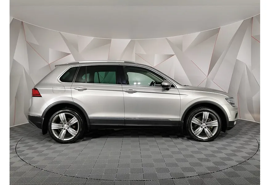 Volkswagen Tiguan 2.0 TSI 4Motion DSG (180 л.с.) Highline Серебристый в АВИЛОН. Слайд №4