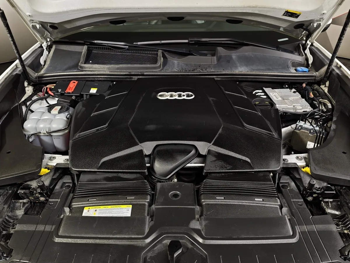 Audi Q8 55 TFSI Tiptronic quattro (340 л.с.) Белый в АВИЛОН. Слайд №11