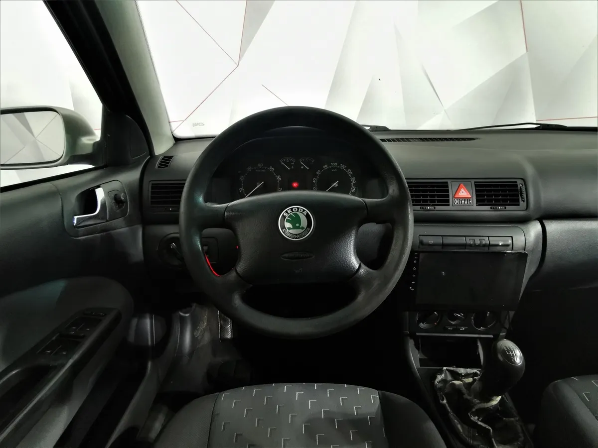 Skoda Octavia 1.6 MT (102 л.с.) Серебристый в АВИЛОН. Слайд №17