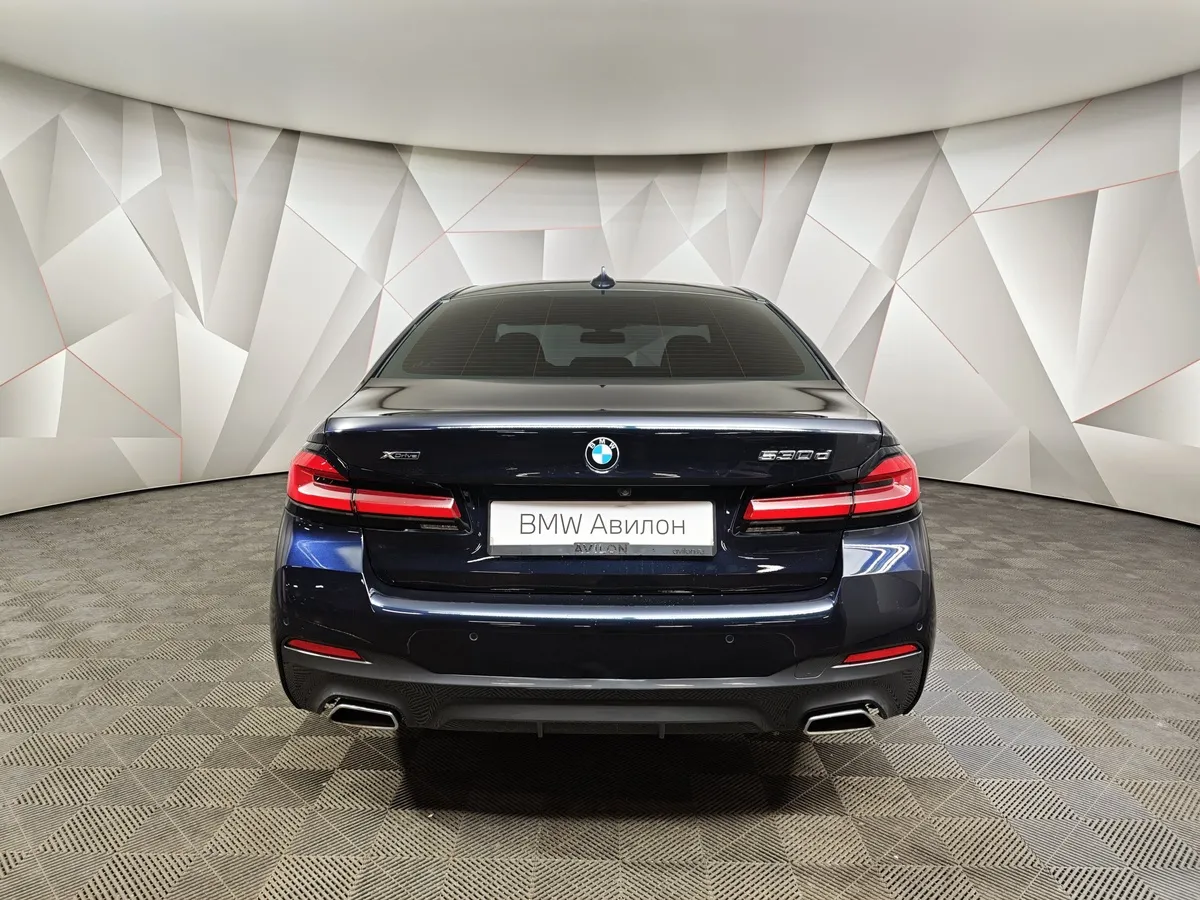 BMW 5 серия 530d xDrive Steptronic (249 л.с.) Base (Локальная сборка) Черный в АВИЛОН. Слайд №4