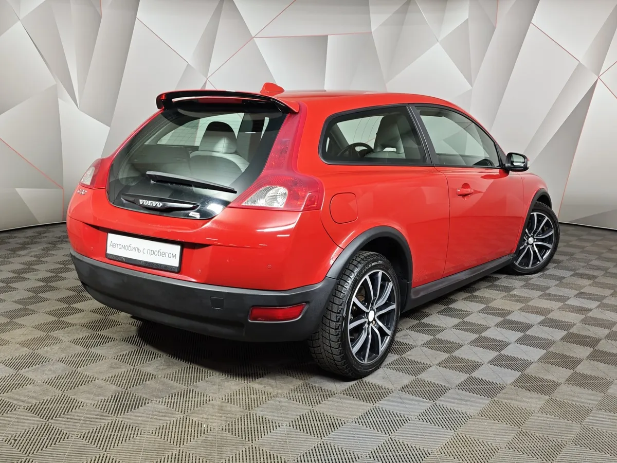 Volvo C30 2.4 Geartronic (170 л.с.) Красный в АВИЛОН. Слайд №2