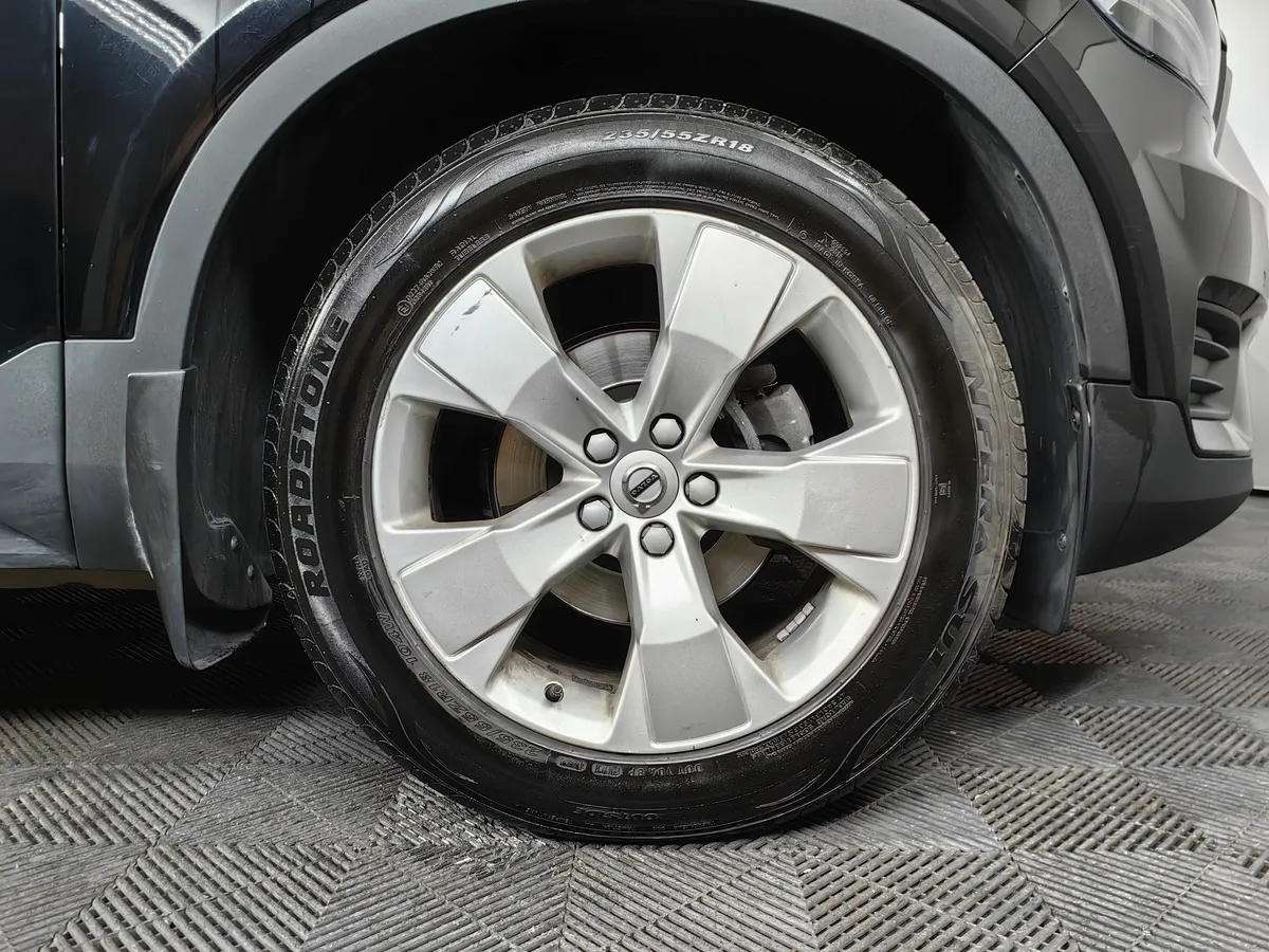 Volvo XC40 1.5 T3 Drive-E AT (150 л.с.) Momentum Черный в АВИЛОН. Слайд №9