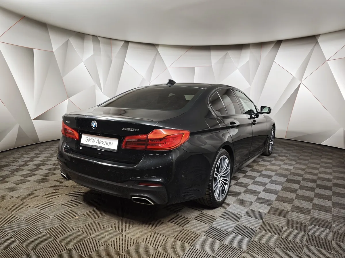 BMW 5 серия 530d xDrive Steptronic (249 л.с.) M Sport Plus Черный в АВИЛОН. Слайд №2