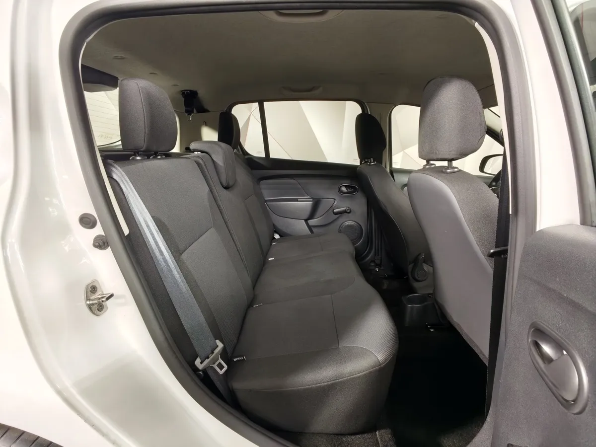 Renault Sandero 1.6 AT (102 л.с.) Белый в АВИЛОН. Слайд №16