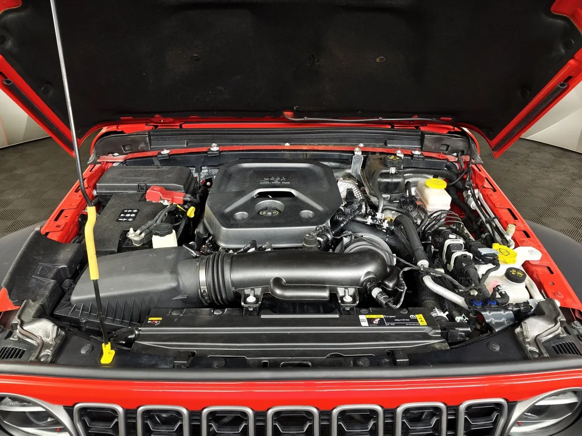 Jeep Wrangler 2.0 AT AWD (272 л.с.) Sport Красный в АВИЛОН. Слайд №11