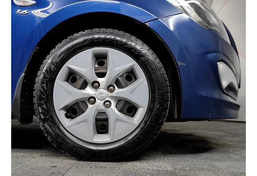 Hyundai Solaris 1.6 MT (123 л.с.) Comfort Синий в АВИЛОН. Слайд №9