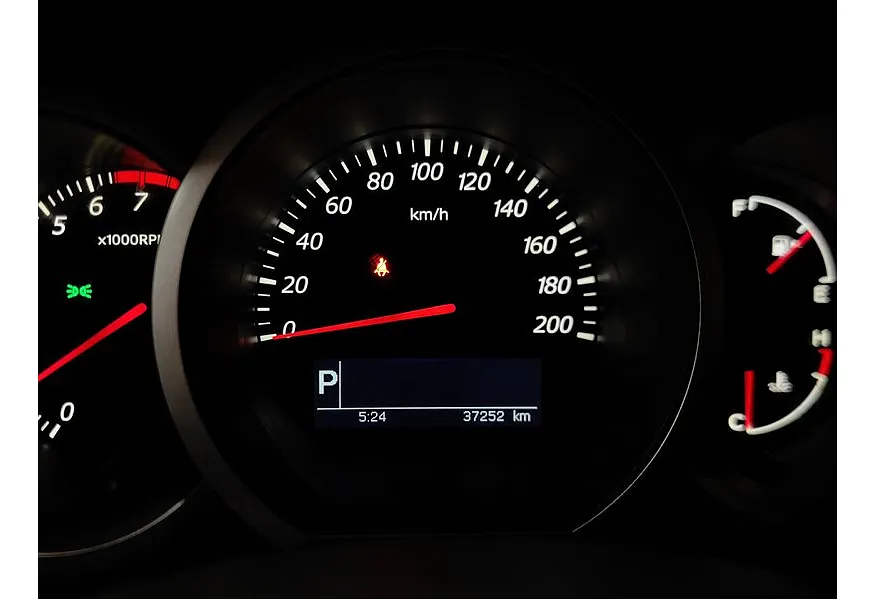 Suzuki Grand Vitara 2.0 AT (140 л.с.) Черный в АВИЛОН. Слайд №18