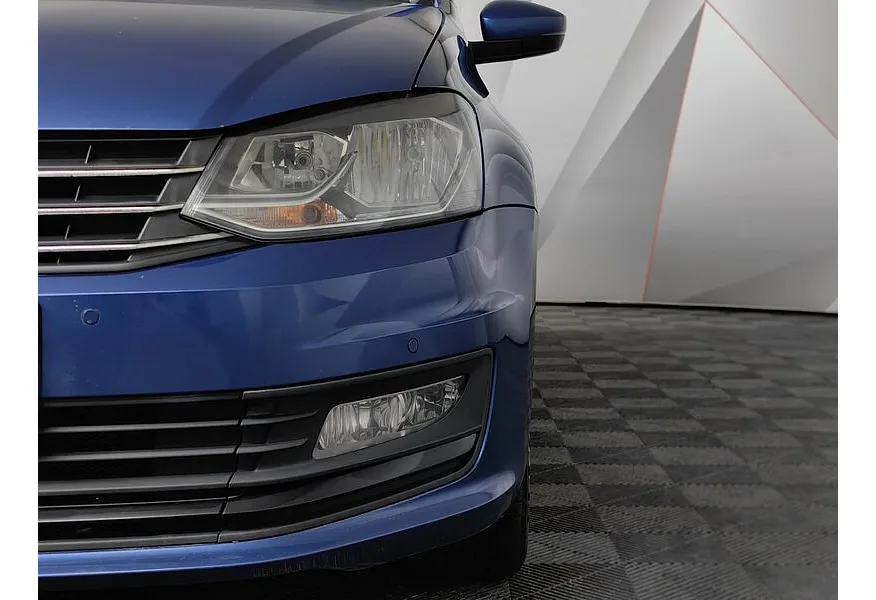 Volkswagen Polo 1.6 MPI AT (110 л.с.) Status Синий в АВИЛОН. Слайд №10