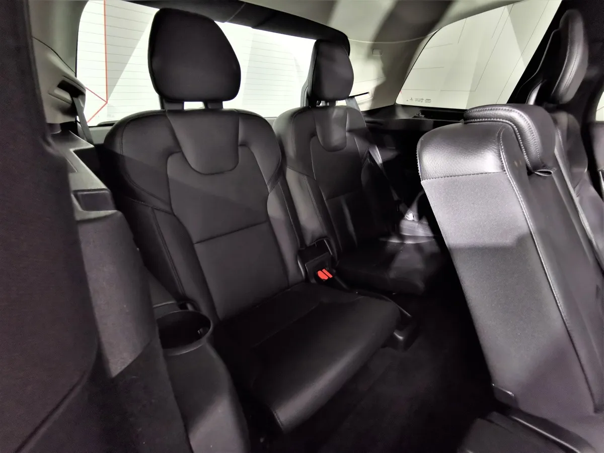 Volvo XC90 2.0 D5 Drive-E AT AWD (7 мест) (235 л.с.) Inscription Голубой в АВИЛОН. Слайд №23