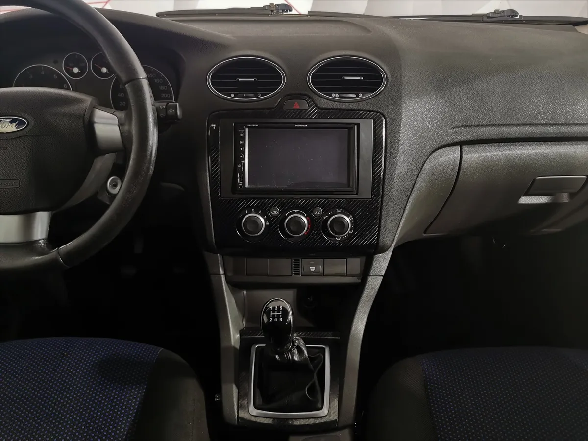 Ford Focus 1.8 MT (125 л.с.) Ghia Серебристый в АВИЛОН. Слайд №13