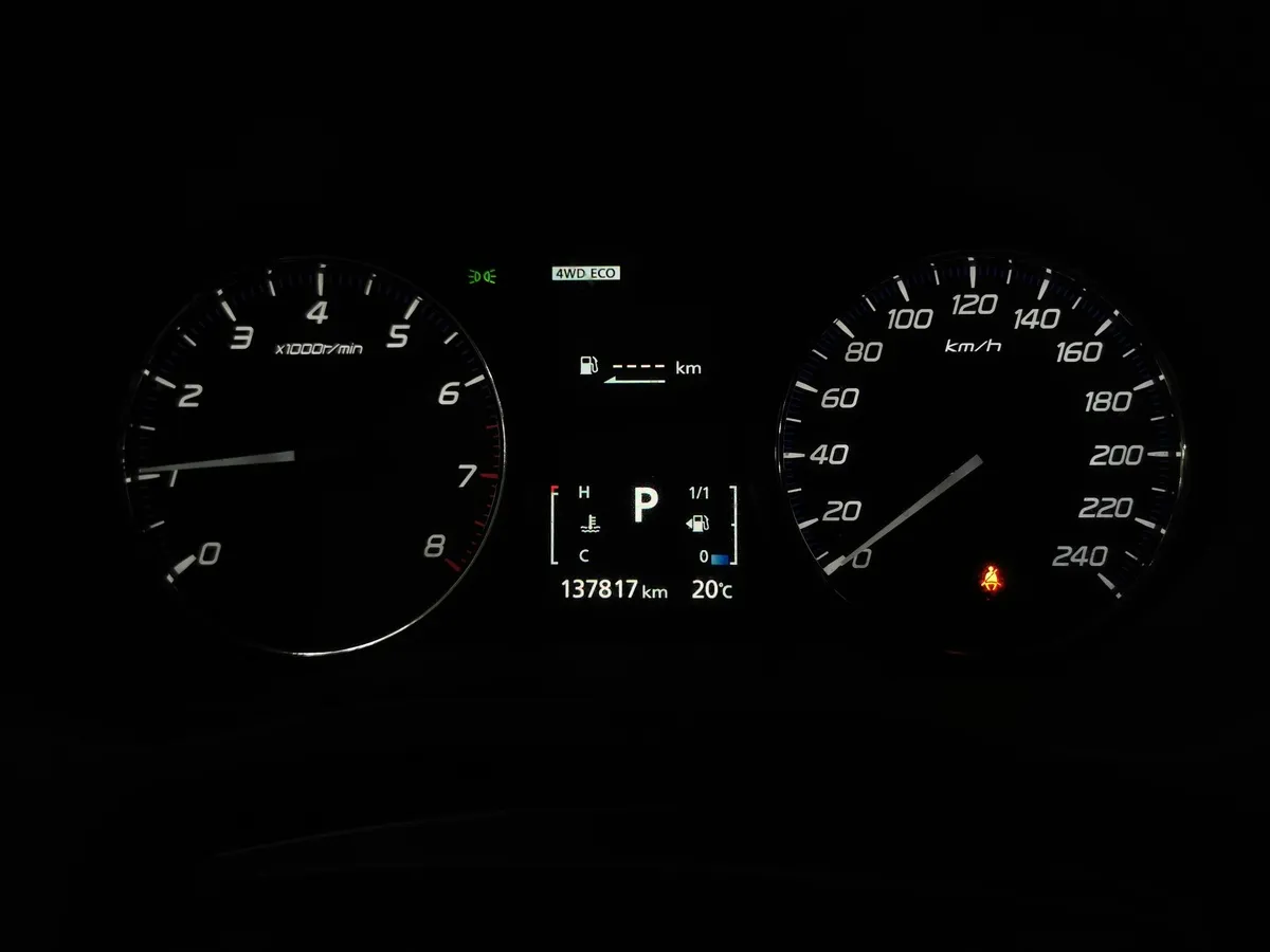 Mitsubishi Outlander 2.0 CVT 4WD (146 л.с.) Черный в АВИЛОН. Слайд №14