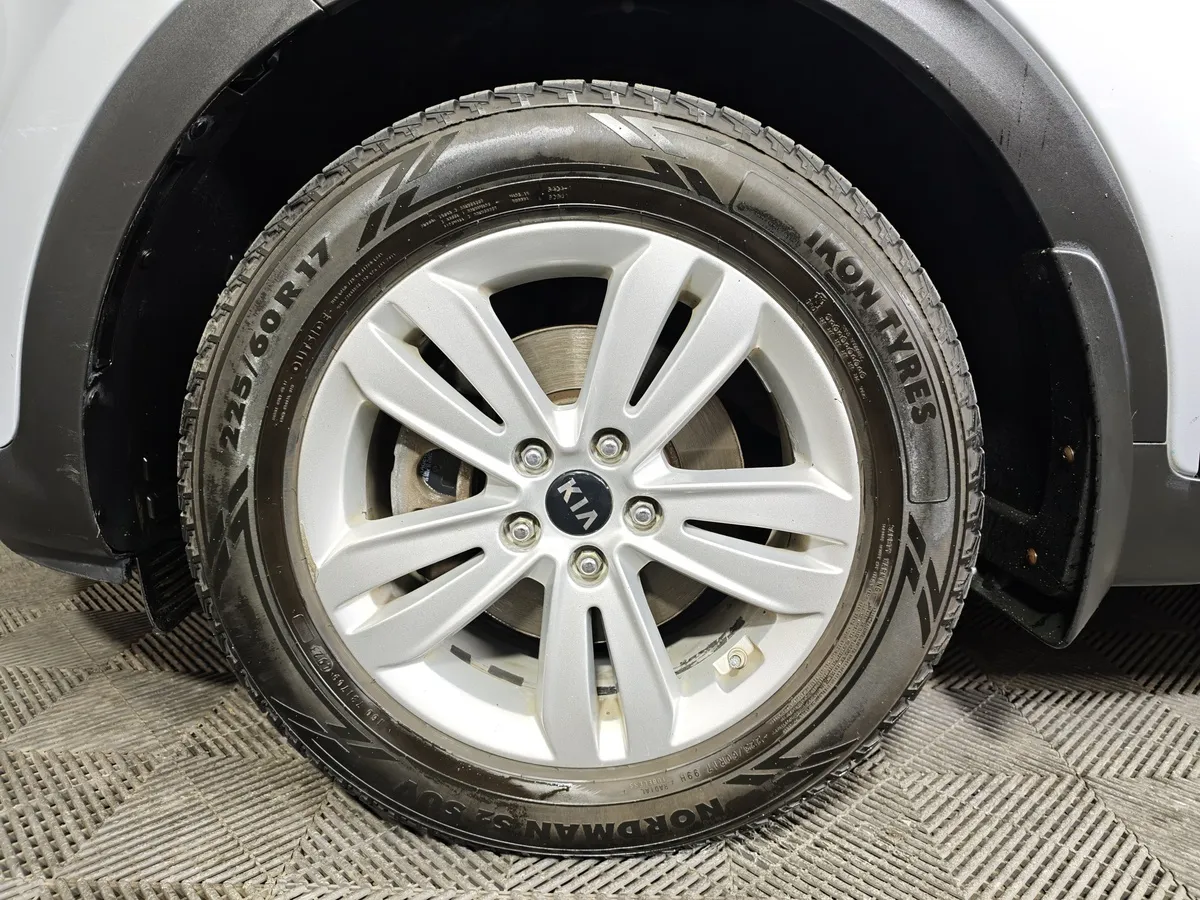 Kia Sportage 2.0 AT (150 л.с.) Серебристый в АВИЛОН. Слайд №9