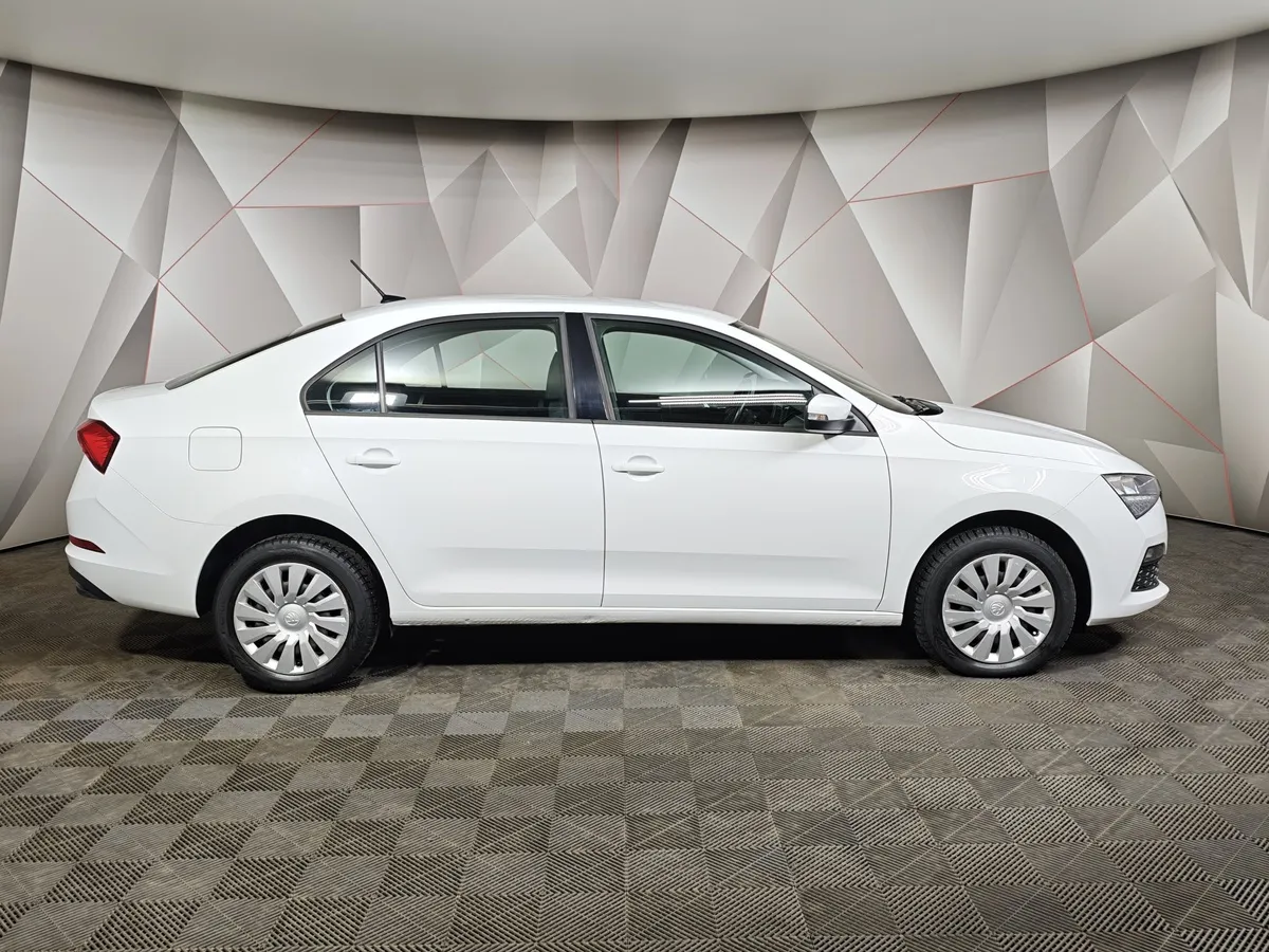 Skoda Rapid 1.6 AT (110 л.с.) Белый в АВИЛОН. Слайд №6