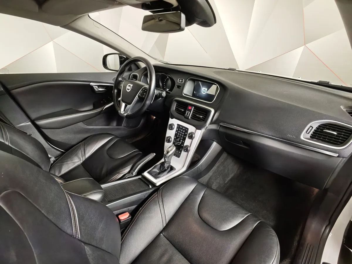 Volvo V40 2.0 T5 Geartronic AWD (213 л.с.) Белый в АВИЛОН. Слайд №13