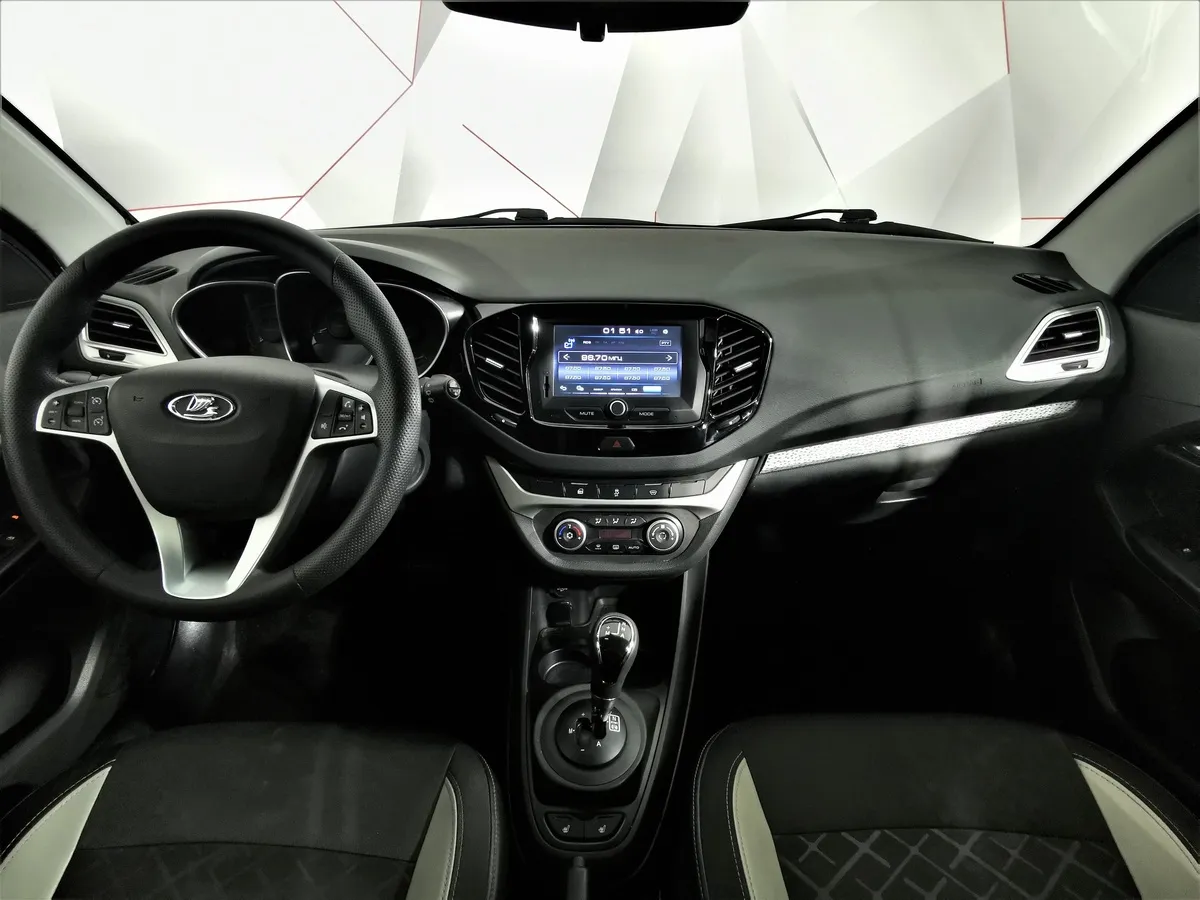 ВАЗ (Lada) Vesta 1.8 AMT (122 л.с.) Белый в АВИЛОН. Слайд №12