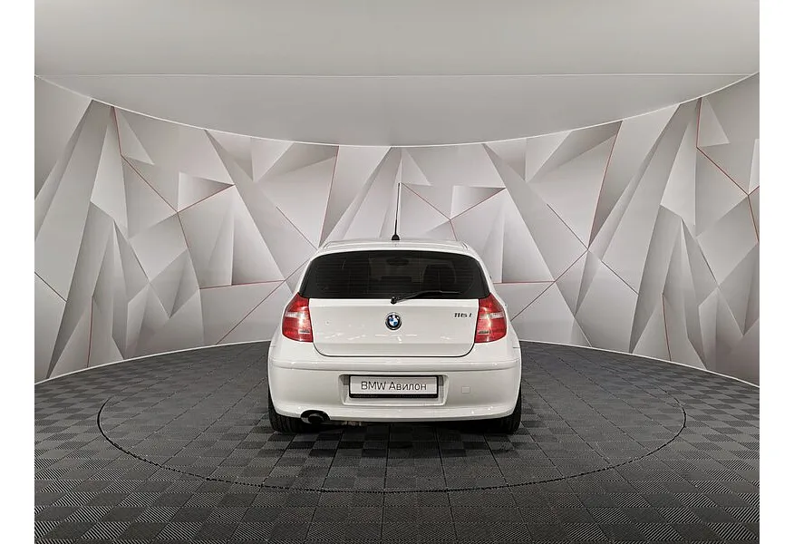 BMW 1 серия 116i AT (115 л.с.) Белый в АВИЛОН. Слайд №4 BMW 1 серия 116i AT (115 л.с.) Белый в АВИЛОН. Слайд №4