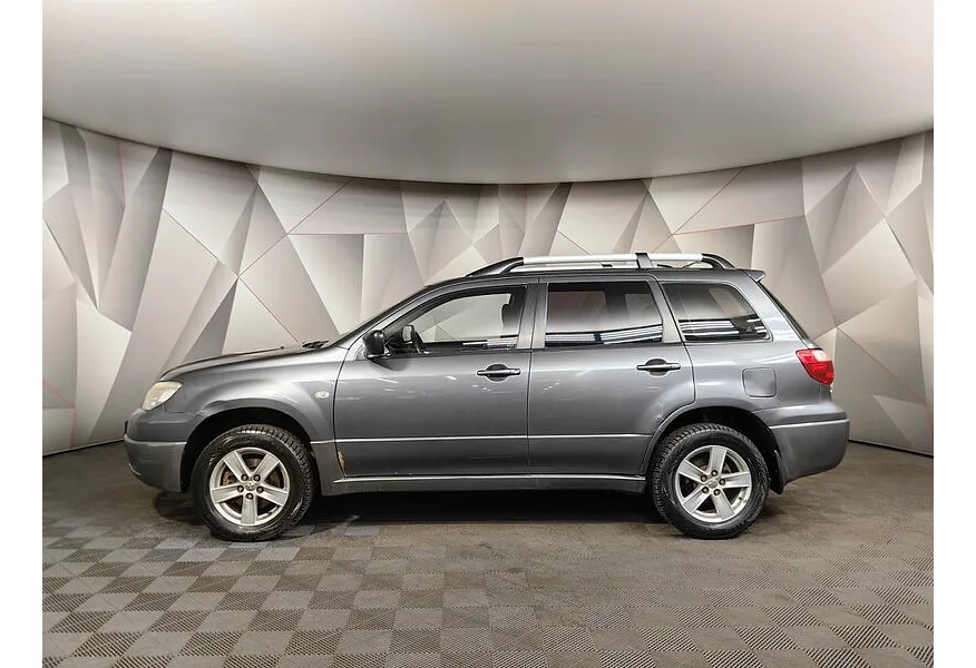 Mitsubishi Outlander 2.0 CVT (146 л.с.) Серый в АВИЛОН. Слайд №5