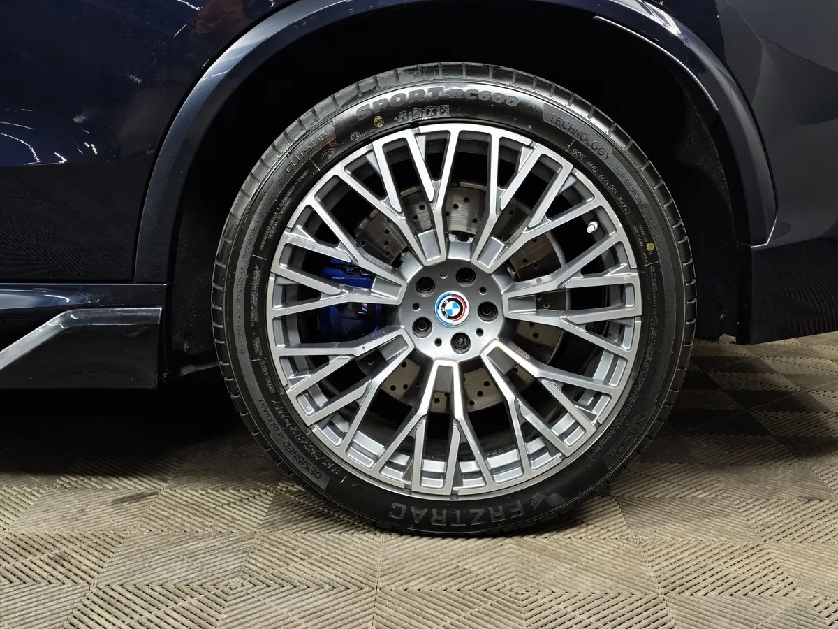 BMW X5 M 4.4 xDrive (625 л.с.) Competition Черный в АВИЛОН. Слайд №7