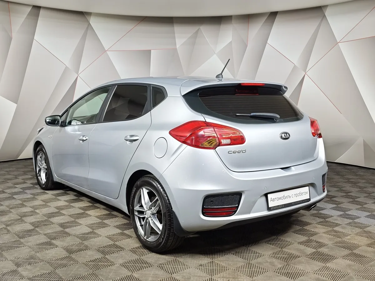 Kia Ceed 1.6 AT (130 л.с.) Comfort Серебристый в АВИЛОН. Слайд №4