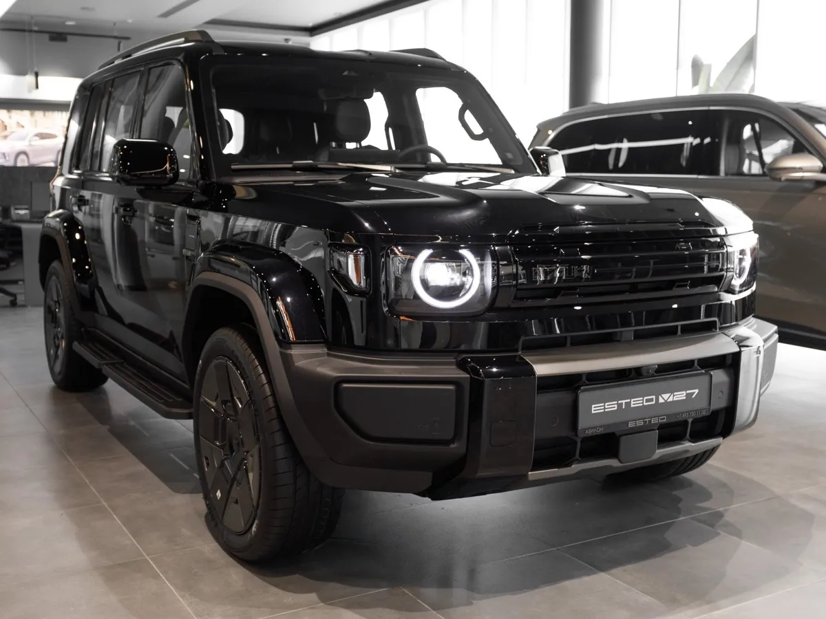 ESTEO V27 1.5h REEV AT 4WD (456 л.с.) Премиум Черный в АВИЛОН. Слайд №2