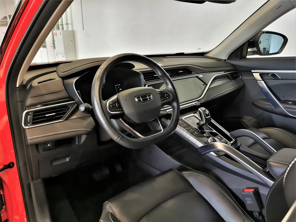 Geely Atlas Pro 1.5T 7DCT AWD (177 л.с.) Flagship Красный в АВИЛОН. Слайд №18