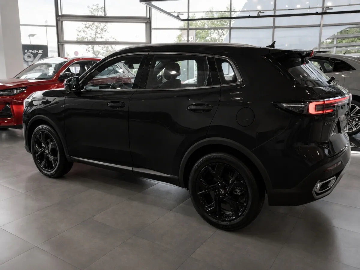 Changan UNI-S 1.5T 7DCT 4WD (181 л.с.) Техно Черный в АВИЛОН. Слайд №3