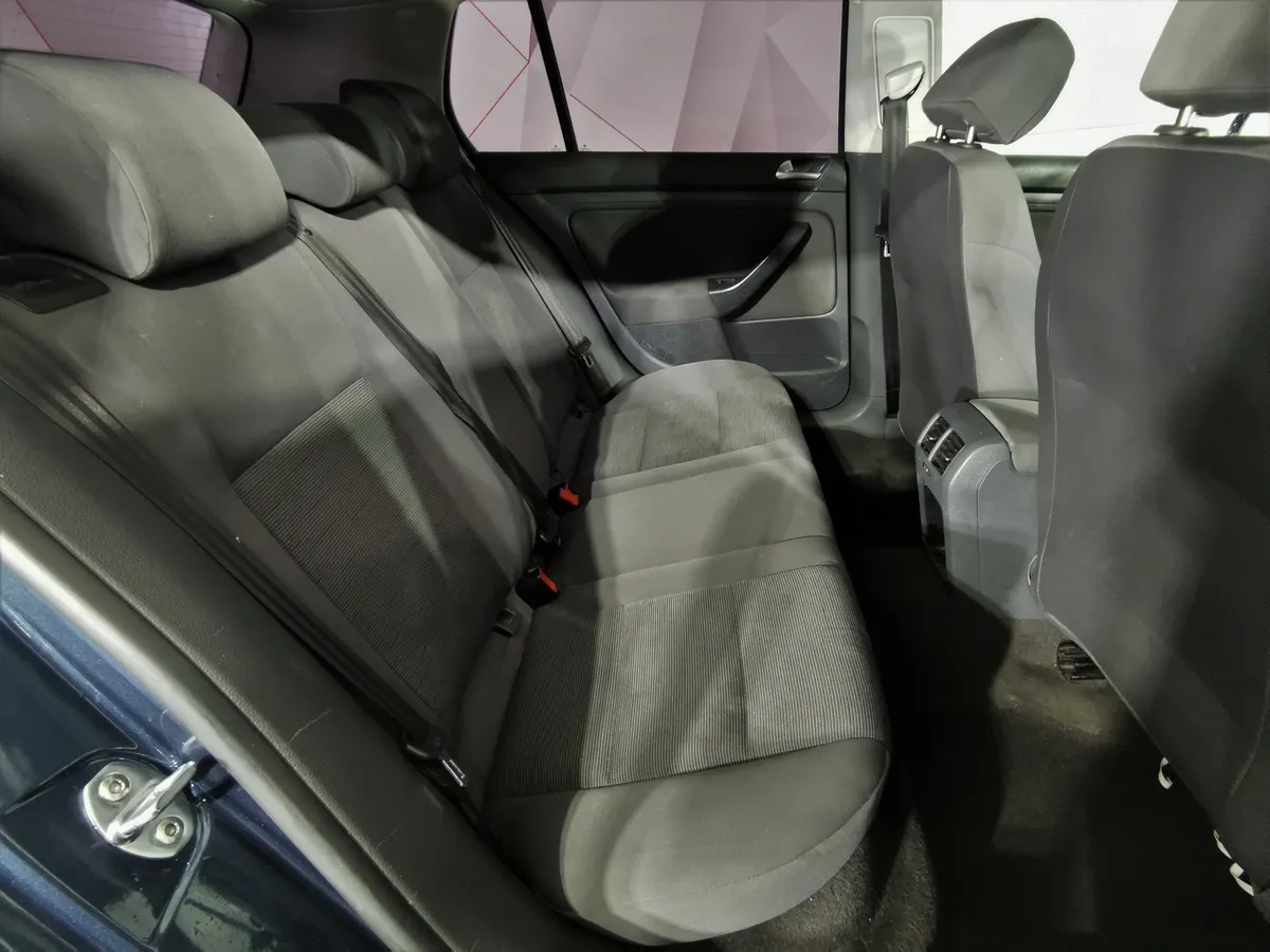 Volkswagen Golf 1.6 Tiptronic (102 л.с.) Серый в АВИЛОН. Слайд №14