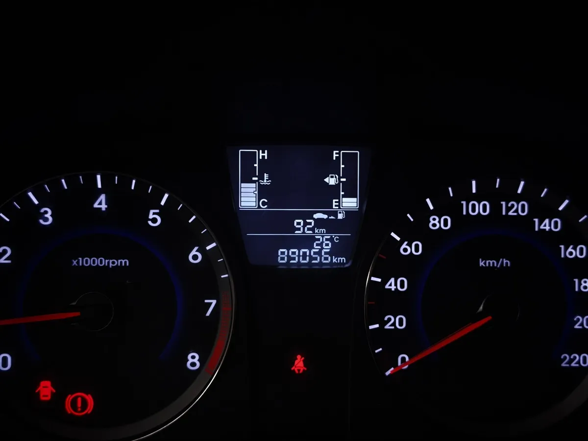 Hyundai Solaris 1.4 MT (100 л.с.) Comfort Серебристый в АВИЛОН. Слайд №16