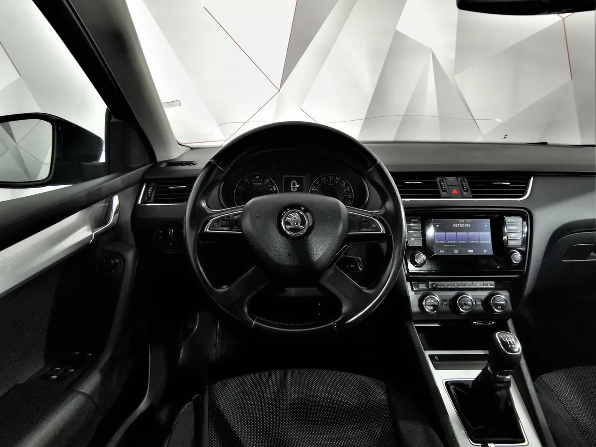 Skoda Octavia 1.4 TSI MT (140 л.с.) Черный в АВИЛОН. Слайд №18