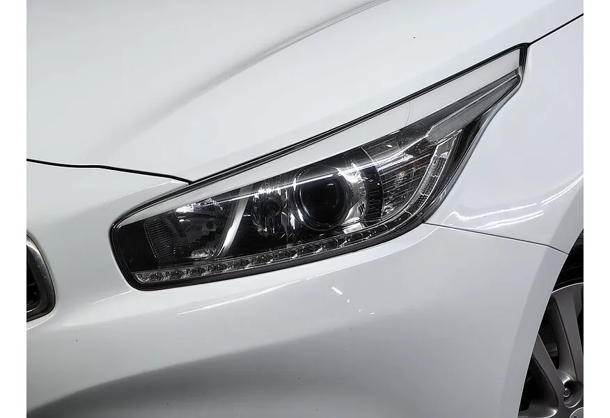 Kia Ceed 1.6 AT (129 л.с.) Белый в АВИЛОН. Слайд №10 Kia Ceed 1.6 AT (129 л.с.) Белый в АВИЛОН. Слайд №10