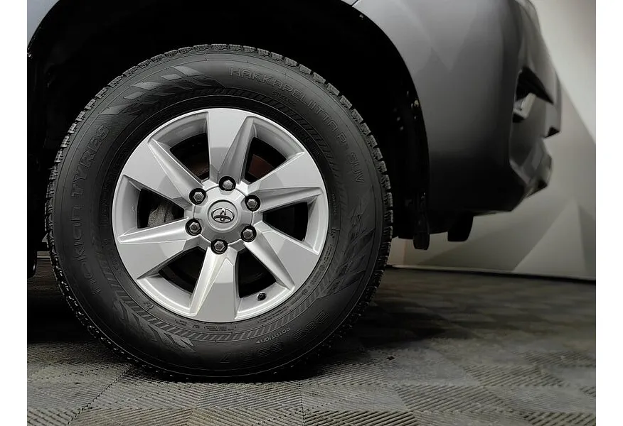 Toyota Land Cruiser Prado 2.7 AT AWD (161 л.с.) Стандарт Серый в АВИЛОН. Слайд №9