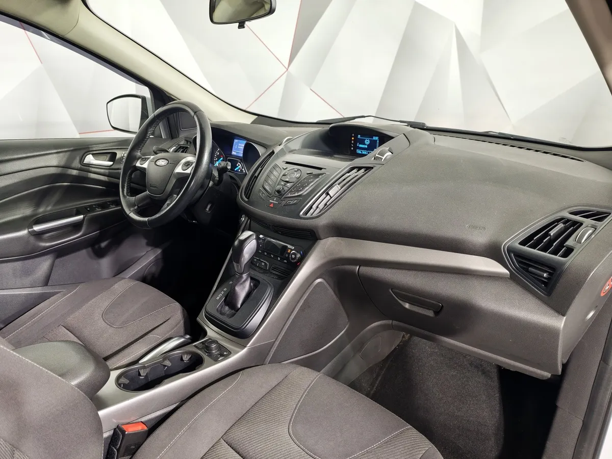 Ford Kuga 1.6 EcoBoost AT AWD (150 л.с.) Titanium Белый в АВИЛОН. Слайд №13