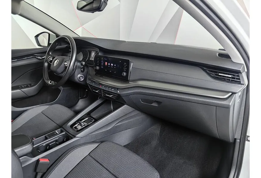 Skoda Octavia 1.4 AT FWD (150 л.с.) Style Plus Белый в АВИЛОН. Слайд №13