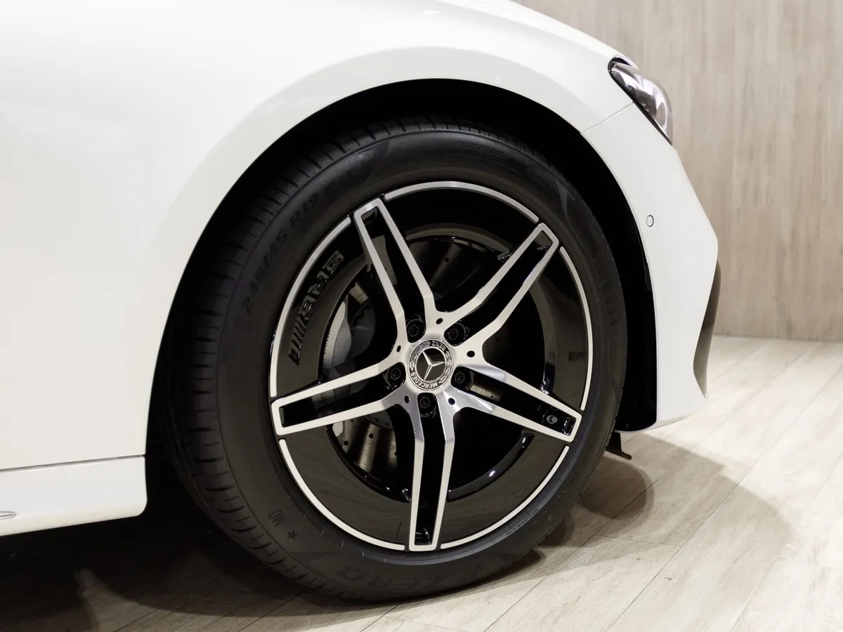 Mercedes-Benz E-Класс E 300 4MATIC (258 л.с.) Белый в АВИЛОН. Слайд №15