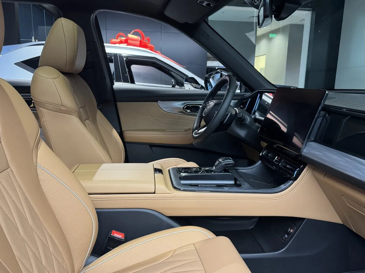 GAC GS8 2.0T 4WD (231 л.с.) GL Серый в АВИЛОН. Слайд №8