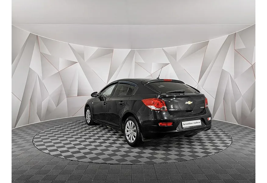 Chevrolet Cruze 1.6 MT (109 л.с.) Черный в АВИЛОН. Слайд №4