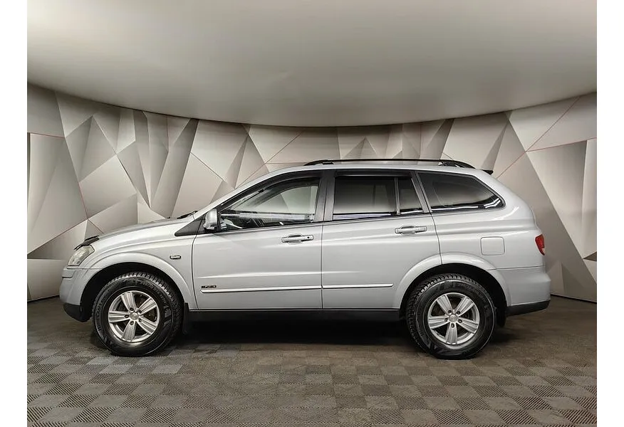 SsangYong Kyron 2.3 E-Tronic 4WD (150 л.с.) Серебристый в АВИЛОН. Слайд №5