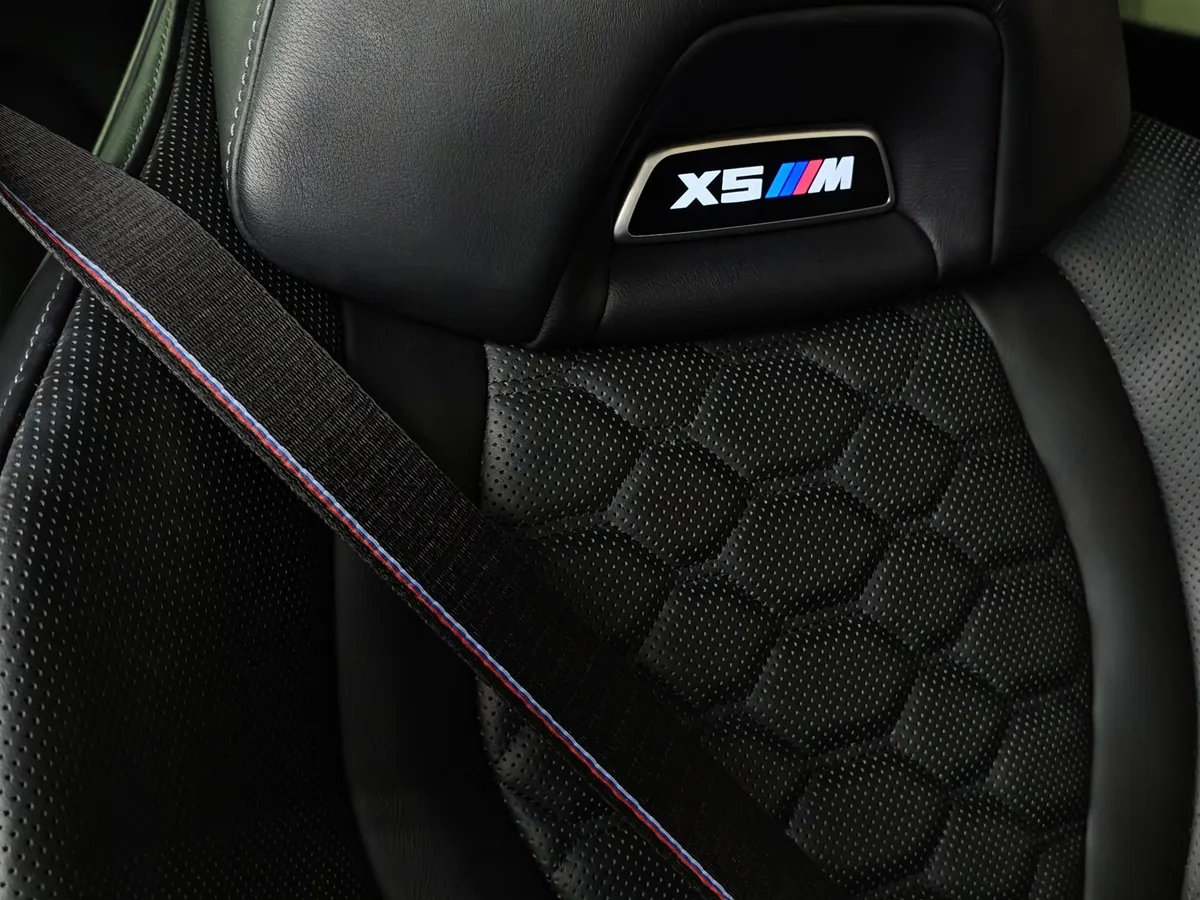 BMW X5 M 4.4 xDrive (625 л.с.) Competition Черный в АВИЛОН. Слайд №28