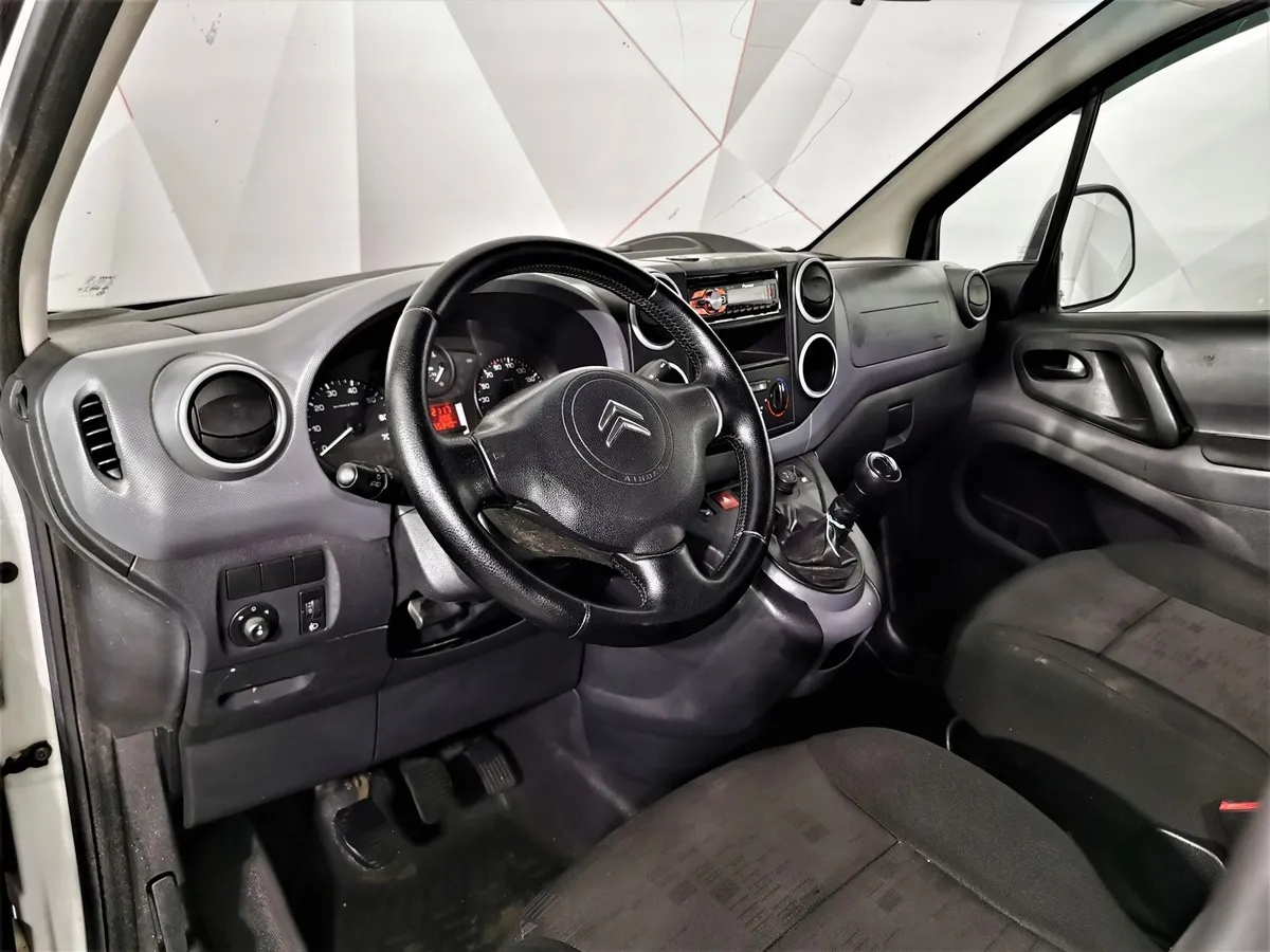 Citroen Berlingo 1.6 HDi MT (90 л.с.) Белый в АВИЛОН. Слайд №16