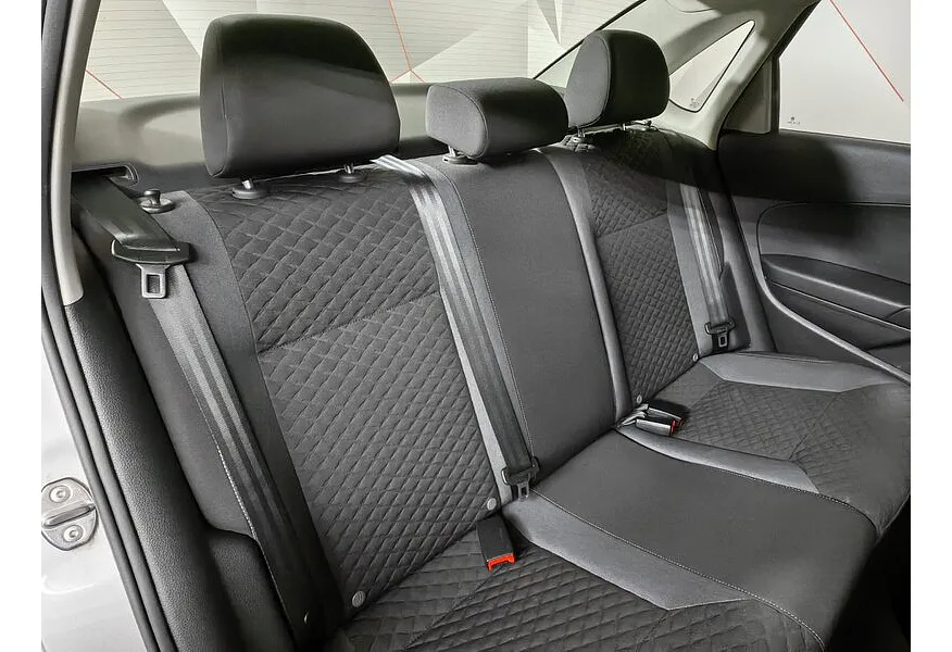 Volkswagen Polo 1.6 MPI AT (110 л.с.) Drive Серебристый в АВИЛОН. Слайд №16