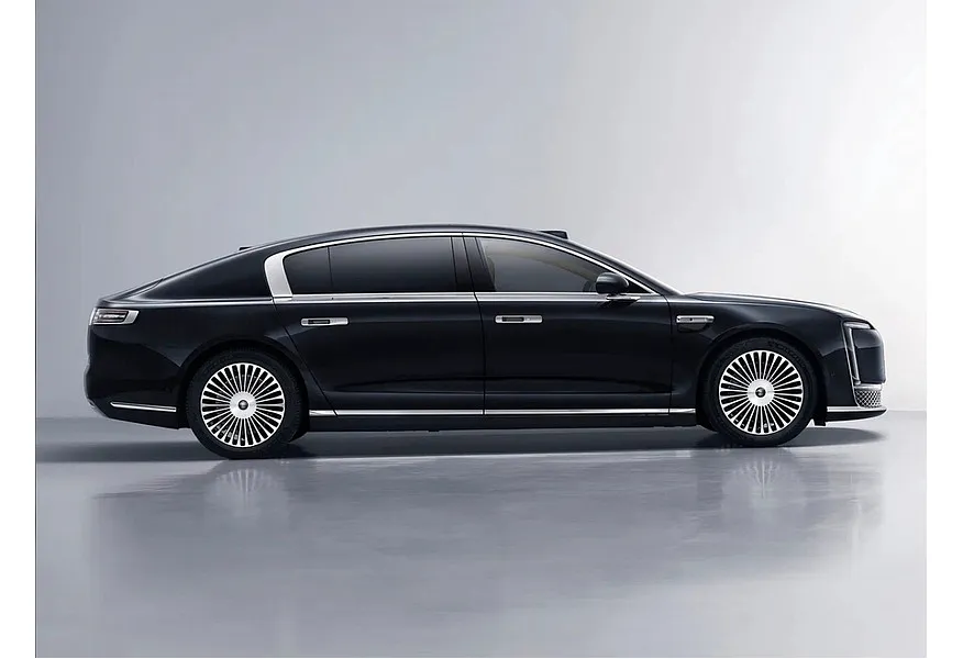 Maextro S800 1.5h AT (864 л.с.) Exclusive Черный в АВИЛОН. Слайд №4