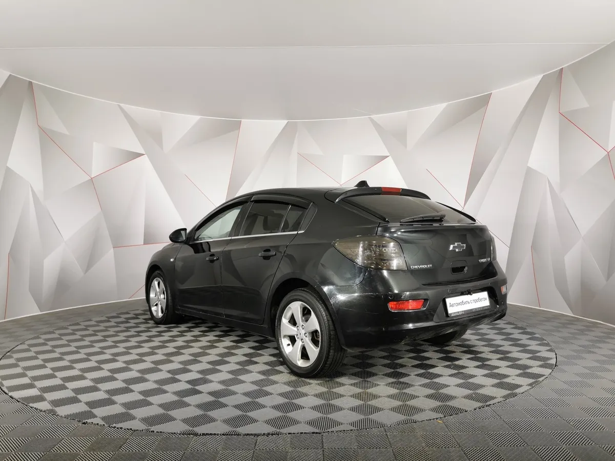 Chevrolet Cruze 1.8 MT (141 л.с.) Черный в АВИЛОН. Слайд №4