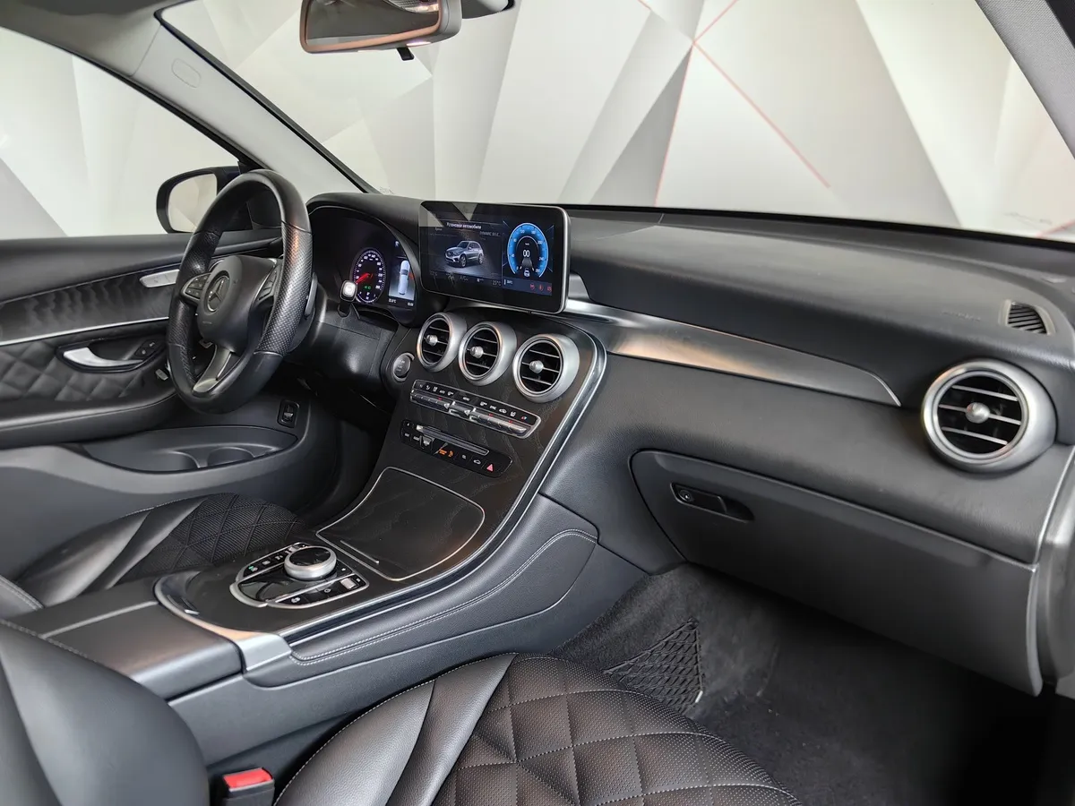 Mercedes-Benz GLC 250 9G-TRONIC 4MATIC (211 л.с.) Особая серия Синий в АВИЛОН. Слайд №13 Mercedes-Benz GLC 250 9G-TRONIC 4MATIC (211 л.с.) Особая серия Синий в АВИЛОН. Слайд №13