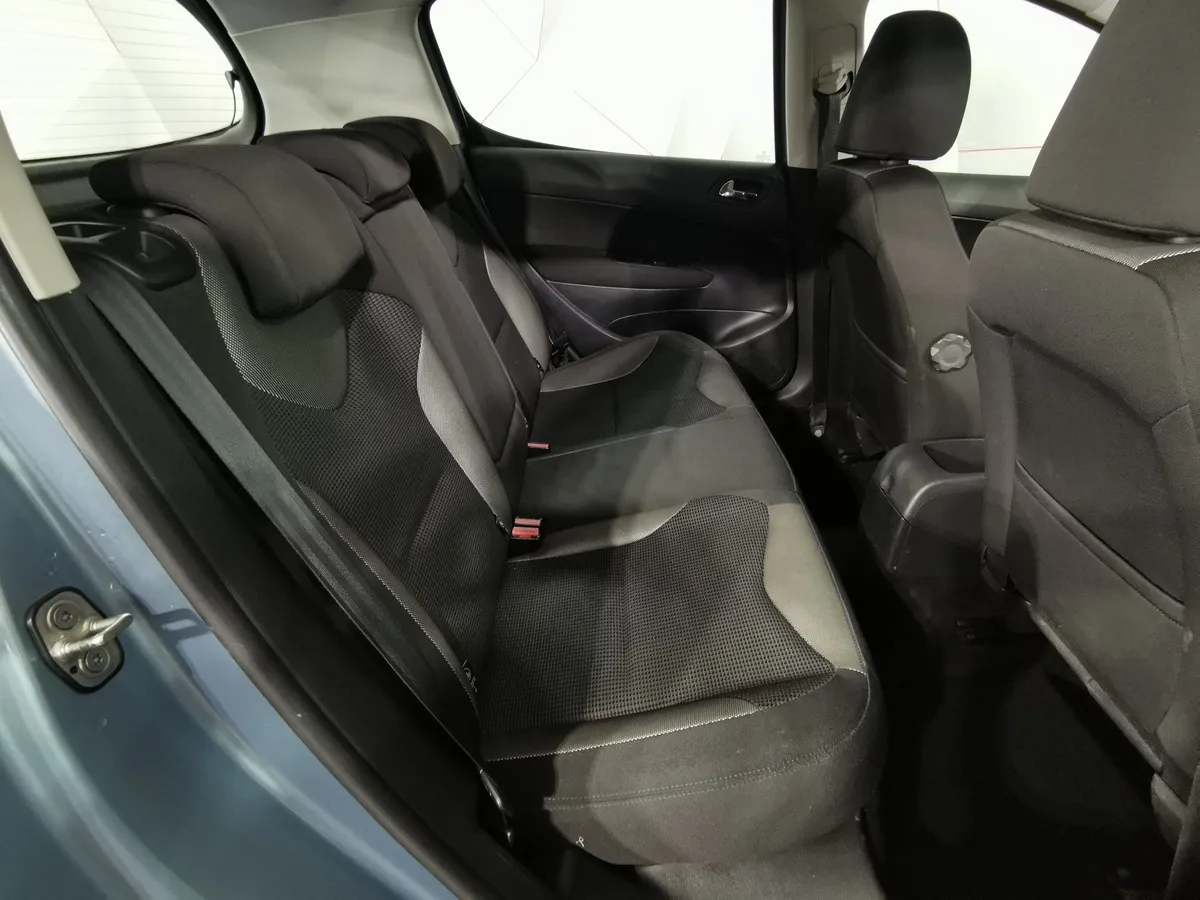 Peugeot 308 1.6 AT (120 л.с.) Голубой в АВИЛОН. Слайд №14