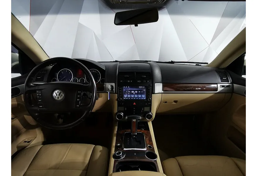 АВИЛОН - Volkswagen Touareg 2.5 TDI Tiptronic (174 л.с.) R Line Серебристый - slide 8