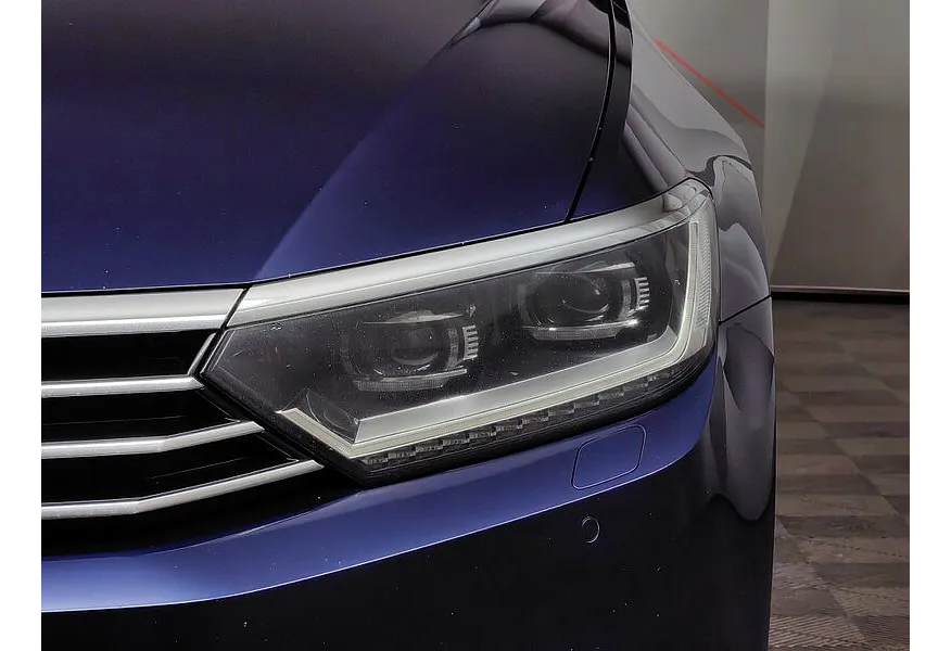 Volkswagen Passat 1.8 TSI BlueMotion DSG (180 л.с.) Highline Синий в АВИЛОН. Слайд №10